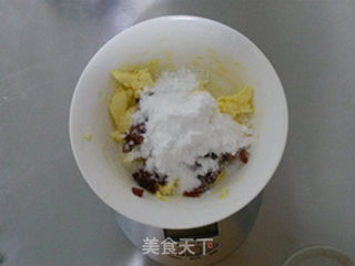 一款征服不爱吃饼干朋友的饼干——蔓越莓饼干的做法步骤:4