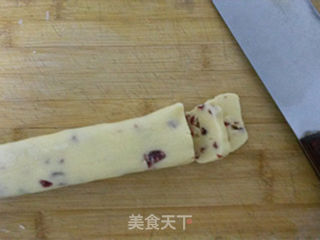一款征服不爱吃饼干朋友的饼干——蔓越莓饼干的做法步骤:7