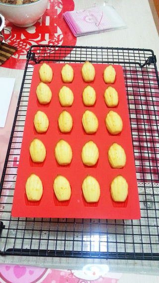 重新爱上玛德琳蛋糕的做法步骤:20