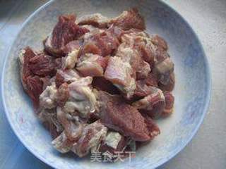 羊肉炖黑萝卜的做法步骤:4