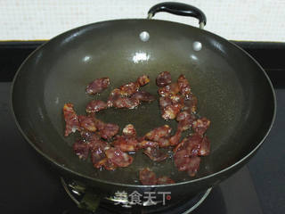 小炒洋芹腊味的做法步骤:5