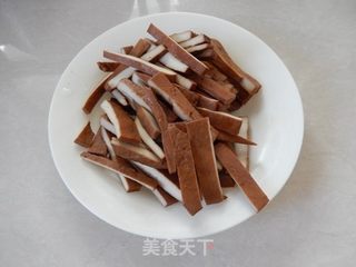 青椒香干炒肉丝的做法步骤:3