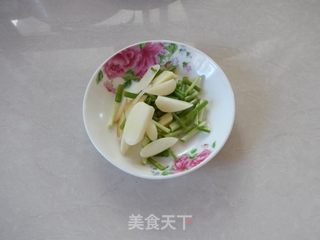 青椒香干炒肉丝的做法步骤：5