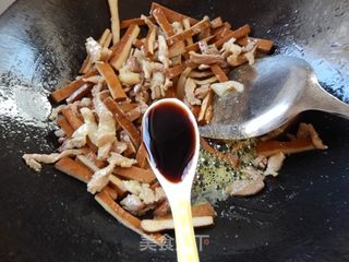 青椒香干炒肉丝的做法步骤:9