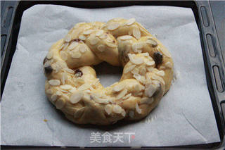 葡萄干花环面包的做法步骤:19