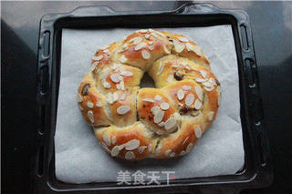 葡萄干花环面包的做法步骤:21