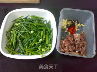 韭菜花炒猪脷的做法步骤：1