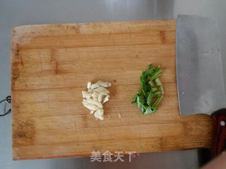 不用任何增鲜调料也很鲜美的汤——枸杞鲫鱼豆腐汤的做法步骤:4