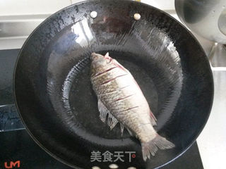 不用任何增鲜调料也很鲜美的汤——枸杞鲫鱼豆腐汤的做法步骤:6