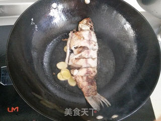 不用任何增鲜调料也很鲜美的汤——枸杞鲫鱼豆腐汤的做法步骤:7