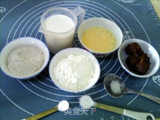 苏麻红糖全麦无油马芬的做法步骤：1