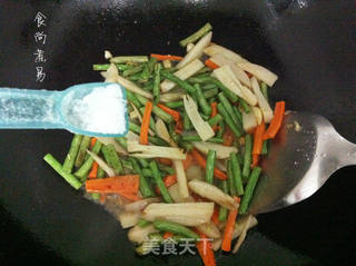 藕条炒豆角的做法步骤:9