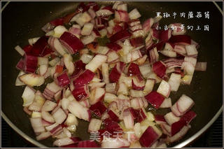 黑椒牛肉蘑菇酱的做法步骤:4
