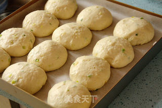 【土豆香葱软面包】的做法步骤:17