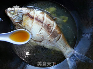 香菇炖鳊鱼的做法步骤:4