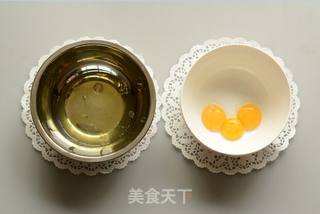 气死人不偿命的戚风蛋糕~~~妨妃烘焙工坊的做法步骤:3