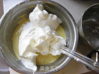 蜜红豆戚风蛋糕的做法步骤:10