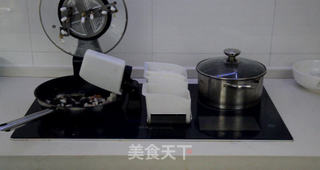 蛋炒饭的做法步骤：2