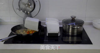蛋炒饭的做法步骤：4