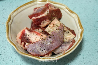 【红酒炖牛肉】的做法步骤:3