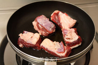 【红酒炖牛肉】的做法步骤:7