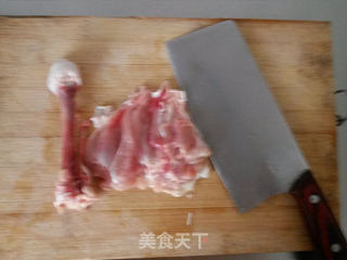 在家自制安心吮指烤鸡肉串——自制烤鸡肉串(含鸡腿剔骨方法)的做法步骤:5