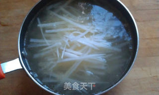 萝卜丝丸子汤的做法步骤:3
