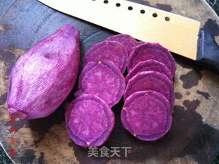 紫薯牛奶桂花羹的做法步骤:2