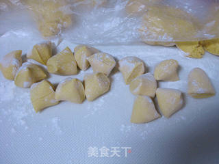 美貌如花--南瓜玫瑰卷的做法步骤:8