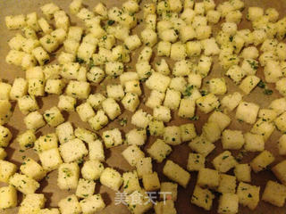 休闲健康小零食——蒜香面包干的做法步骤:6