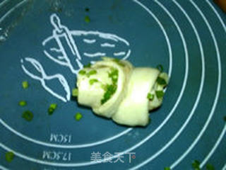 椒盐葱花卷的做法步骤:12