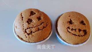 万圣节鬼脸纸杯蛋糕的做法步骤:9