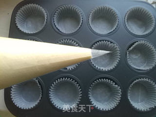全蛋杯子蛋糕的做法步骤:7