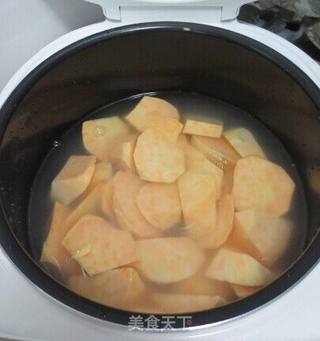 红薯枸杞汤的做法步骤:2