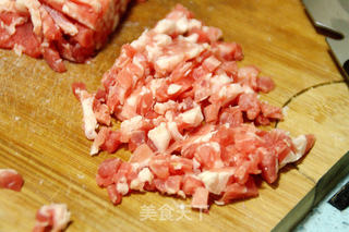 【鲜肉虾皮馄饨】的做法步骤:4