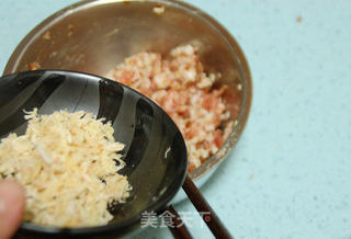 【鲜肉虾皮馄饨】的做法步骤:9