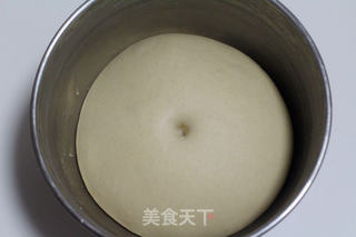 用冷藏中种和液种做个肉松面包卷来吃吃的做法步骤:4