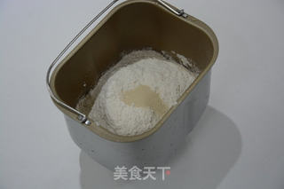 黑芝麻小花卷的做法步骤:3