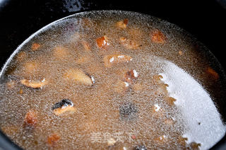 酱油肉香菇焖饭的做法步骤:4