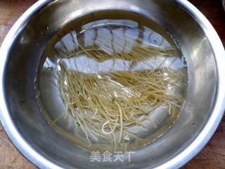 酸菜粉条肉片的做法步骤:5