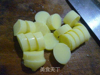 沙茶酱韭菜炒玉子豆腐的做法步骤:2