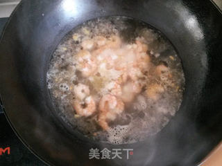 大人和小孩都爱吃的面条——虾仁面的做法步骤:5