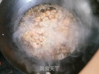 大人和小孩都爱吃的面条——虾仁面的做法步骤:6