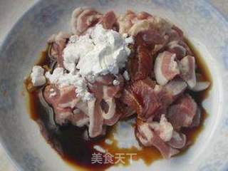 灰树花炒肉片的做法步骤:5
