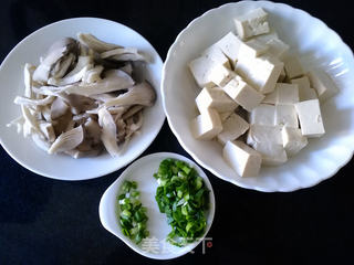 平菇烧豆腐的做法步骤:2