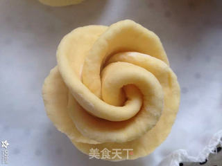 玫瑰花馒头的做法步骤:8