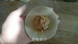 猪肉酸菜包子的做法步骤:4