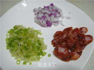 美乃滋腊肠炒饭的做法步骤:2