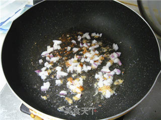 美乃滋腊肠炒饭的做法步骤:5