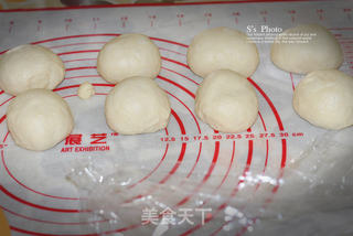 花儿豆沙面包的做法步骤:6
